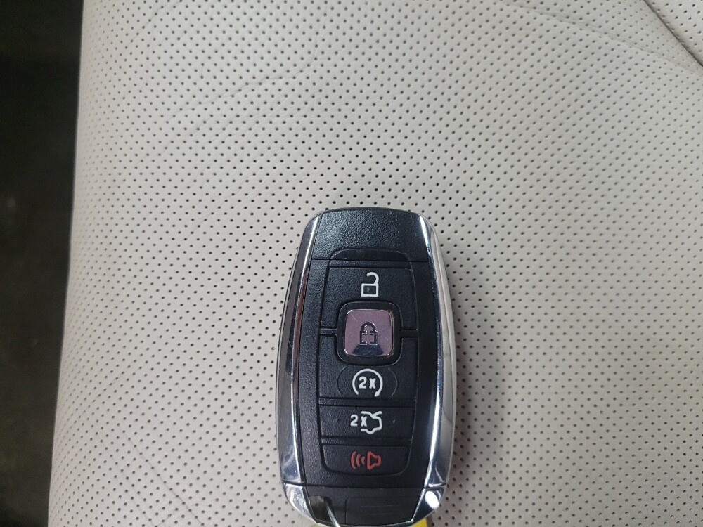 2017 Lincoln MKX in Highland, IN 46322 - 18097453 32