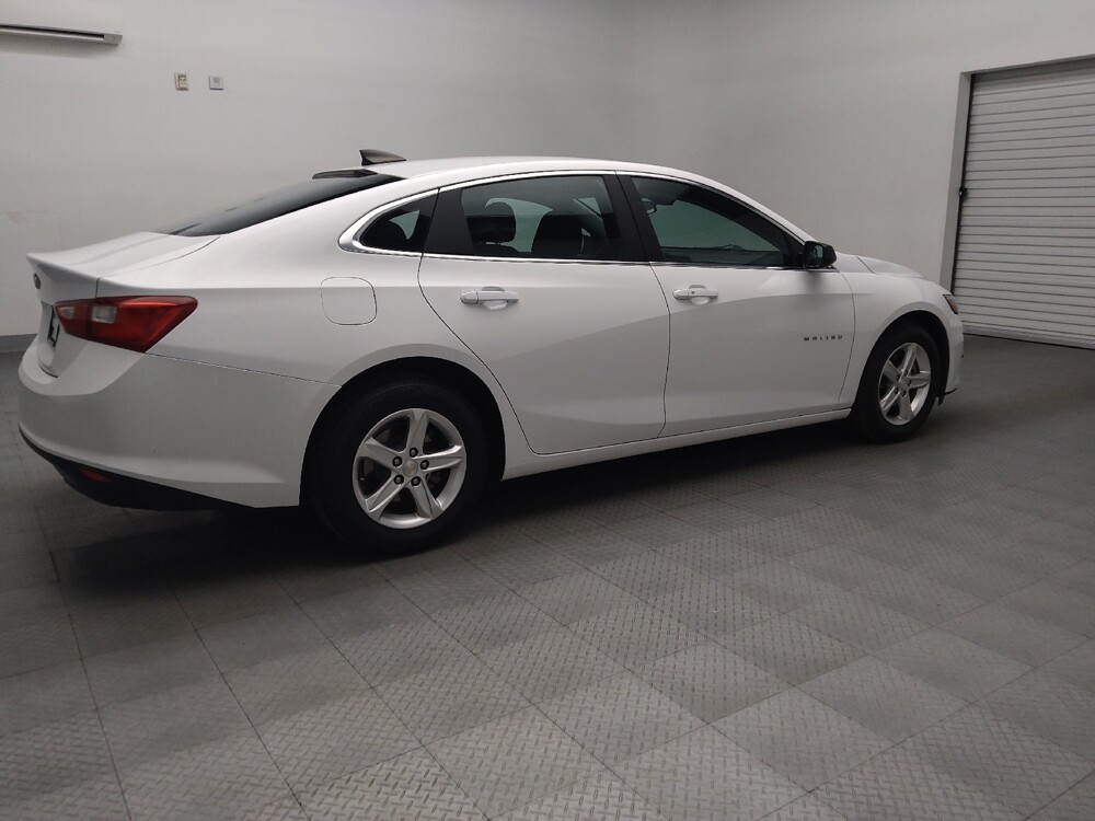 2021 Chevrolet Malibu in Oklahoma City, OK 73139 - 18097454 10