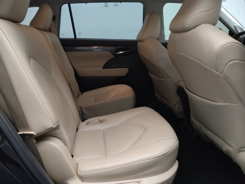 2020 Toyota Highlander in Fort Worth, TX 76116 - 18097494 19