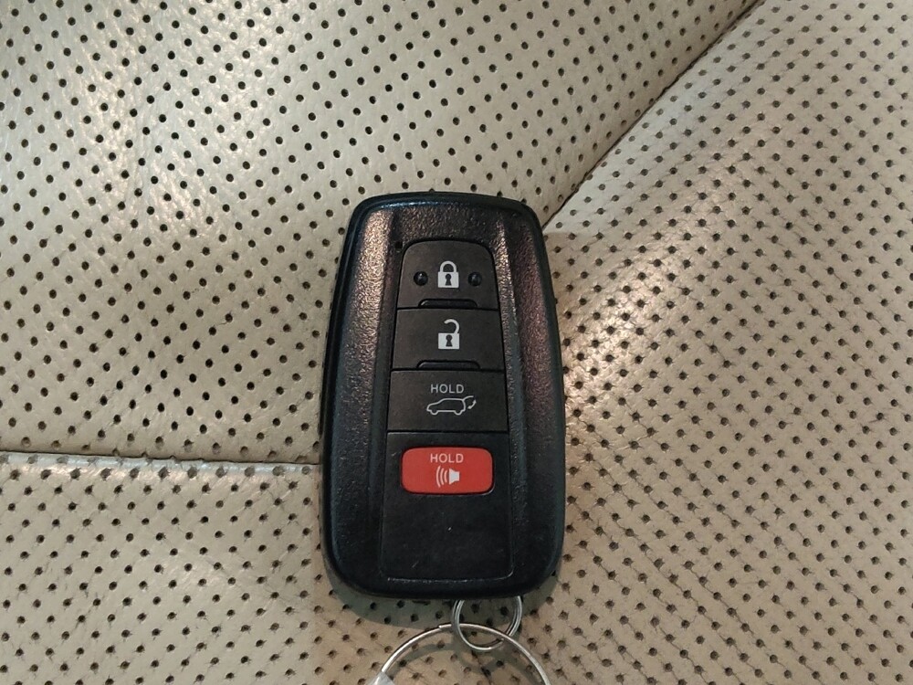 2020 Toyota Highlander in Fort Worth, TX 76116 - 18097494 32