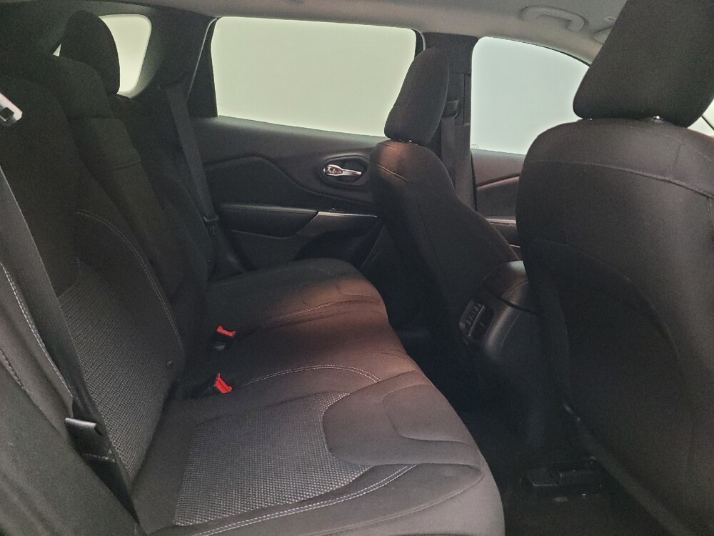 2019 Jeep Cherokee in Riverside, CA 92504 - 18097496 19