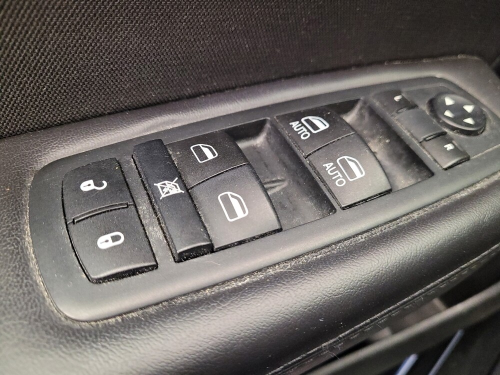 2015 Chrysler 200 in Bakersfield, CA 93309 - 18097505 27