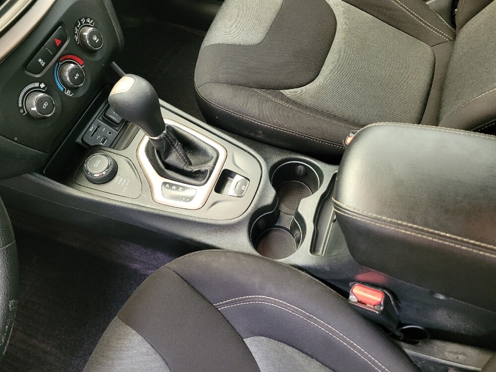 2016 Jeep Cherokee in Bakersfield, CA 93309 - 18097510 26