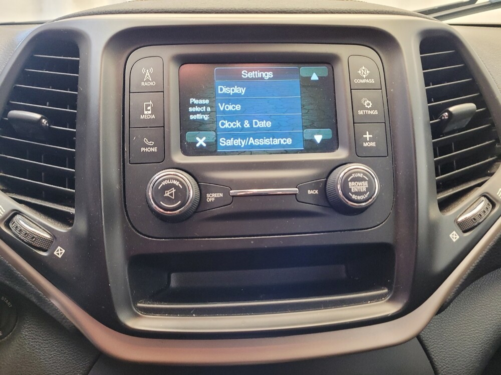 2016 Jeep Cherokee in Bakersfield, CA 93309 - 18097510 25