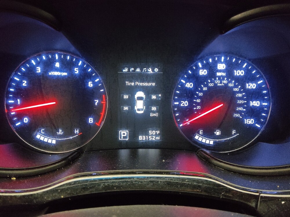 2017 Kia K900 in Arlington, TX 76011 - 18097513 23