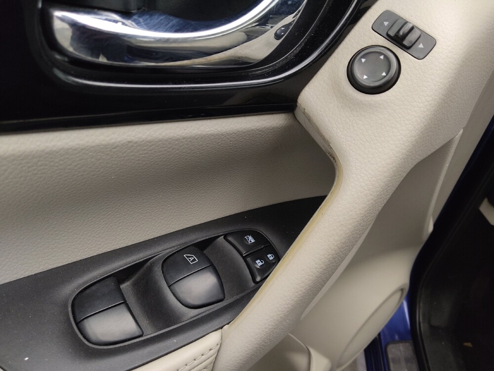 2018 Nissan Rogue Sport in Denver, CO 80012 - 18097516 27