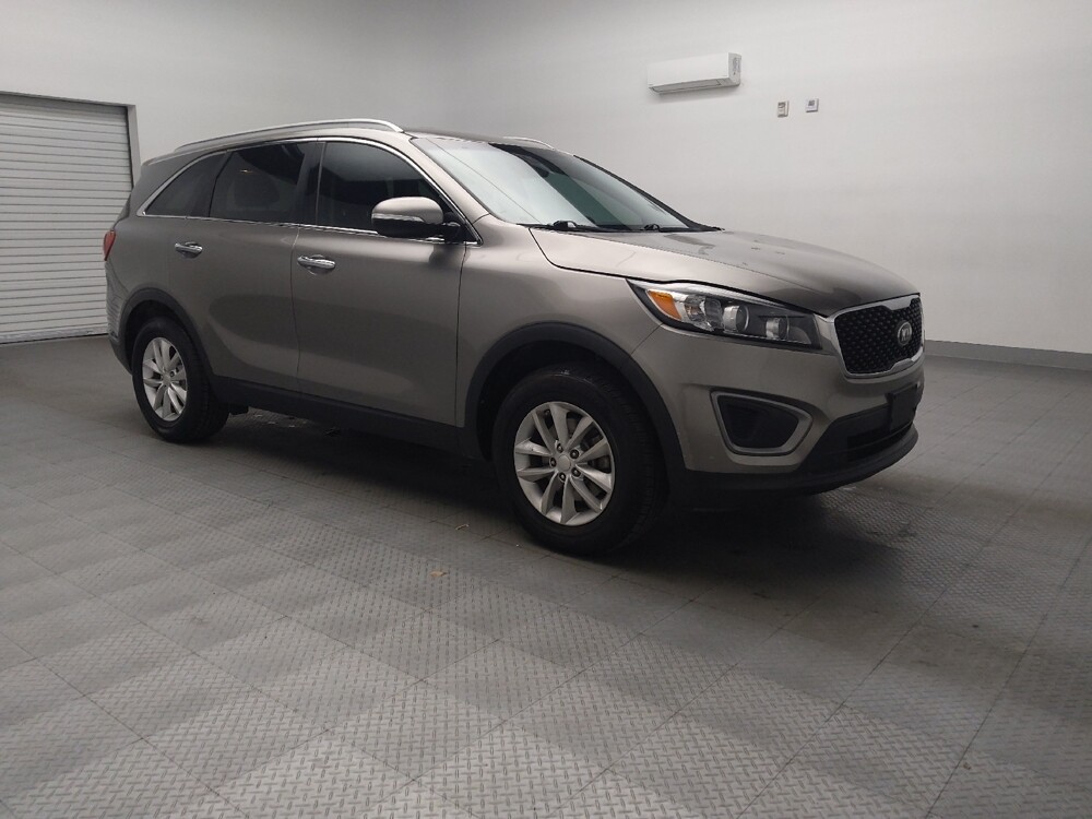 2016 Kia Sorento in Arlington, TX 76011 - 18097518 13