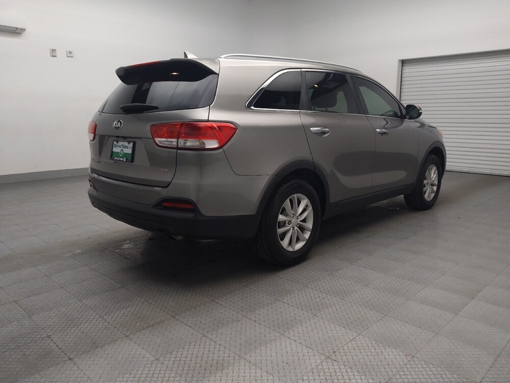 2016 Kia Sorento in Arlington, TX 76011 - 18097518 9