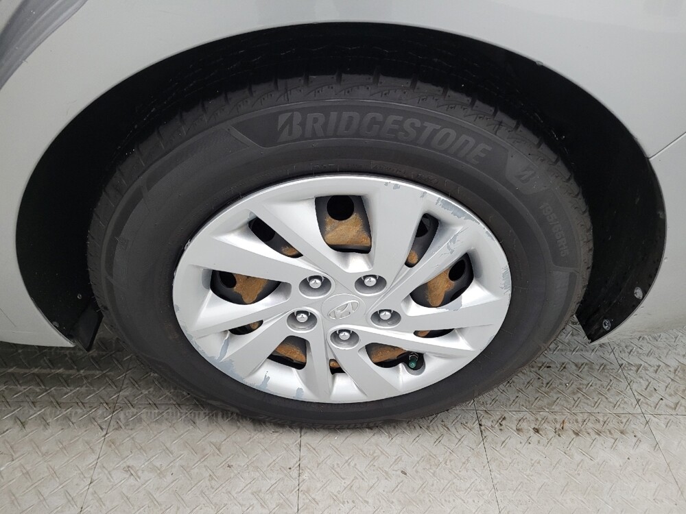 2020 Hyundai Elantra in Columbus, OH 43228 - 18097525 31