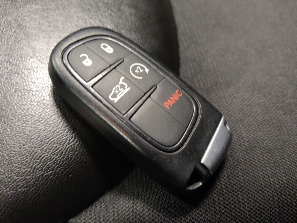 2019 Jeep Cherokee in Mesa, AZ 85210 - 18097531 32