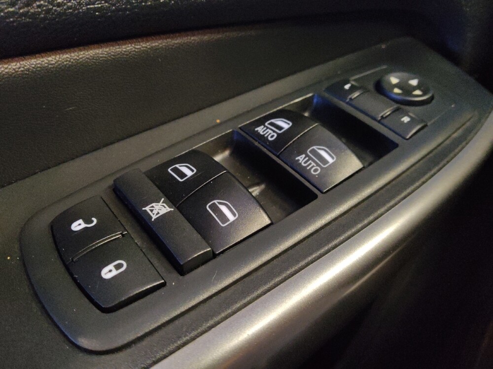 2019 Jeep Cherokee in Mesa, AZ 85210 - 18097531 27