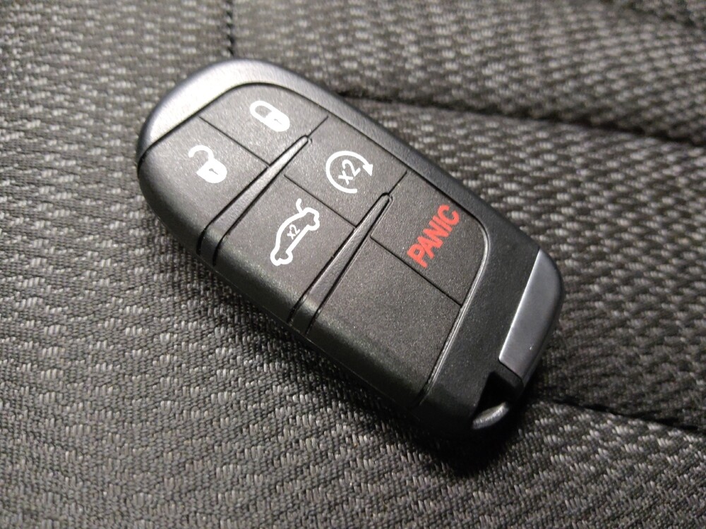 2015 Chrysler 200 in Phoenix, AZ 85015 - 18097533 32