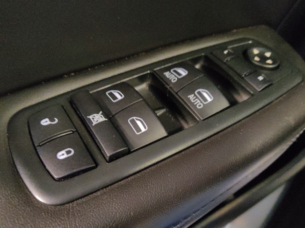 2015 Chrysler 200 in Phoenix, AZ 85015 - 18097533 27