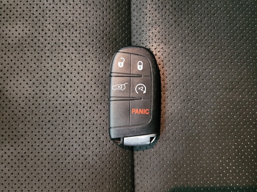 2018 Jeep Grand Cherokee in Taylor, MI 48180 - 18097536 32