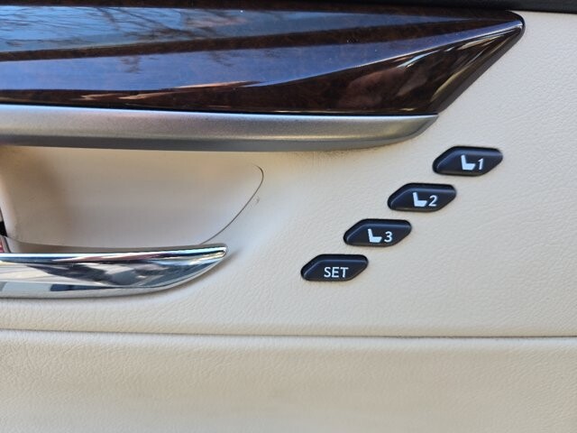 2013 Lexus ES 350 in Virginia Beach, VA 23464 - 18097541 10