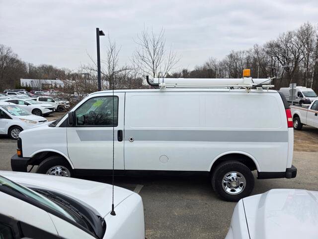 2011 Chevrolet Express 2500 in Blauvelt, NY 10913 - 18097543 5