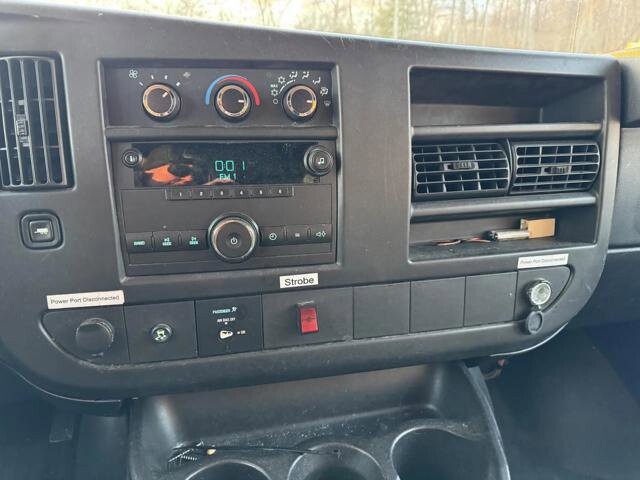 2011 Chevrolet Express 2500 in Blauvelt, NY 10913 - 18097543 9