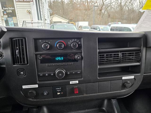 2011 Chevrolet Express 2500 in Blauvelt, NY 10913 - 18097543 17