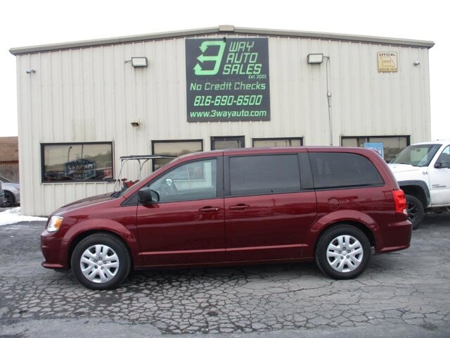 2018 Dodge Grand Caravan in Oak Grove, MO 64075 - 18097547 8