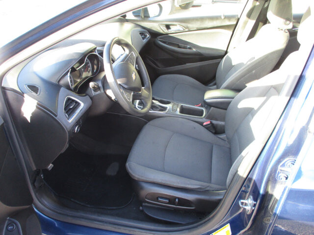 2019 Chevrolet Cruze in Oak Grove, MO 64075 - 18097548 9