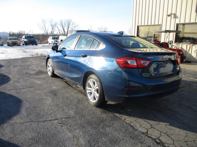 2019 Chevrolet Cruze in Oak Grove, MO 64075 - 18097548 7