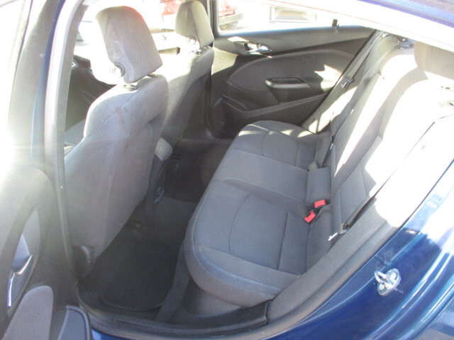 2019 Chevrolet Cruze in Oak Grove, MO 64075 - 18097548 10