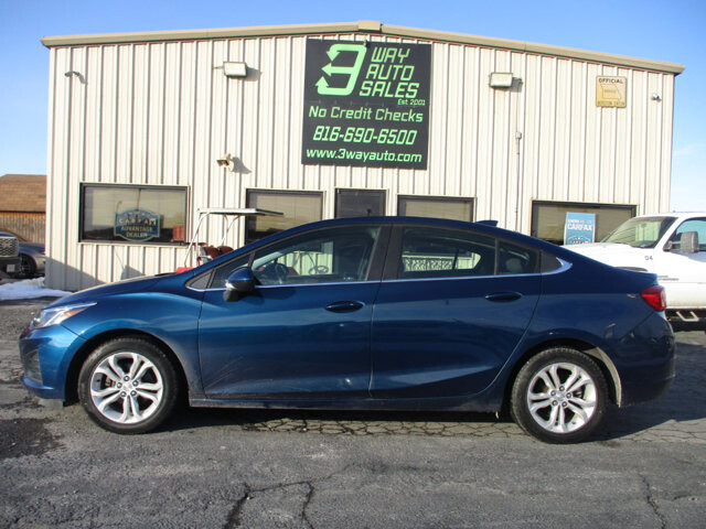 2019 Chevrolet Cruze in Oak Grove, MO 64075 - 18097548 8