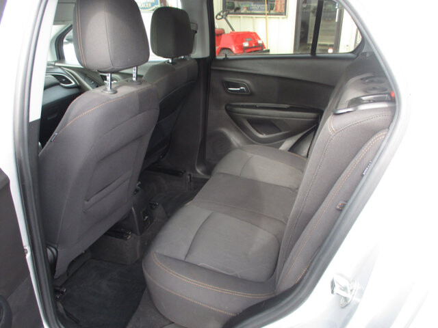 2018 Chevrolet Trax in Oak Grove, MO 64075 - 18097549 10