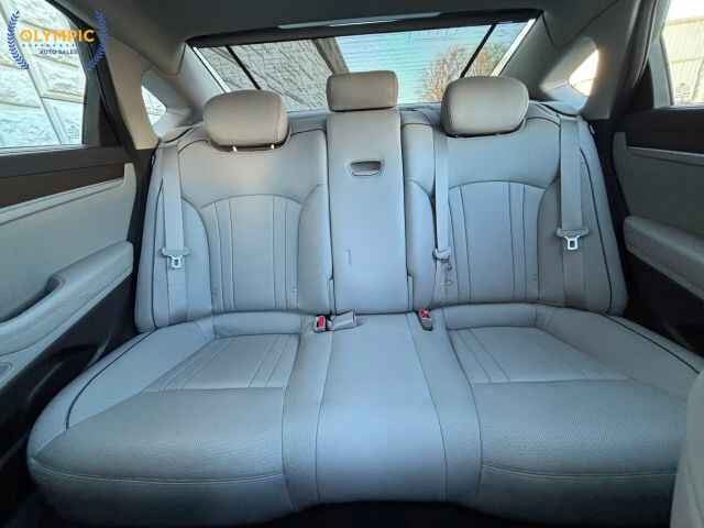 2015 Hyundai Genesis in Decatur, GA 30032 - 18097555 41