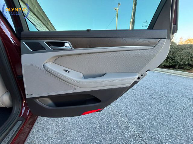 2015 Hyundai Genesis in Decatur, GA 30032 - 18097555 10