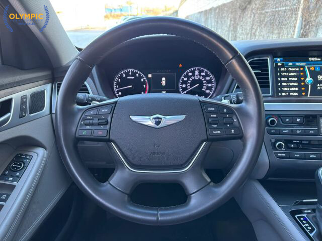 2015 Hyundai Genesis in Decatur, GA 30032 - 18097555 29