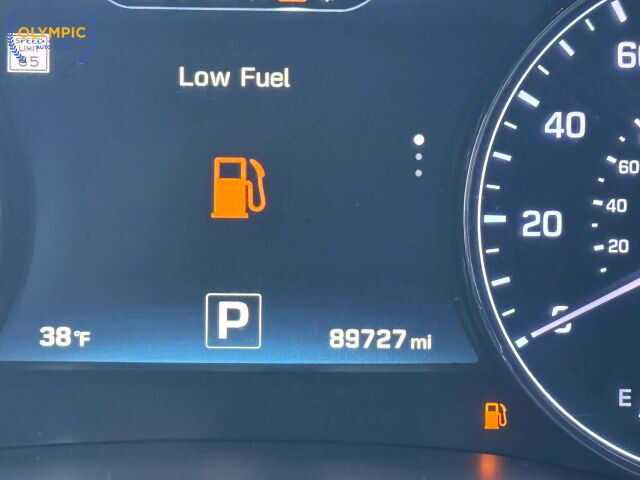 2015 Hyundai Genesis in Decatur, GA 30032 - 18097555 47