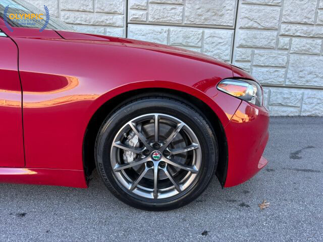 2019 Alfa Romeo Giulia in Decatur, GA 30032 - 18097557 11