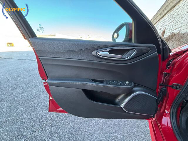 2019 Alfa Romeo Giulia in Decatur, GA 30032 - 18097557 41