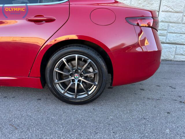 2019 Alfa Romeo Giulia in Decatur, GA 30032 - 18097557 10
