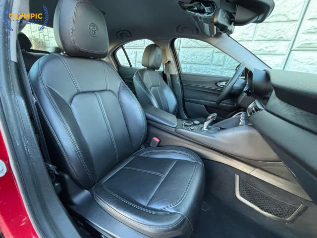 2019 Alfa Romeo Giulia in Decatur, GA 30032 - 18097557 36