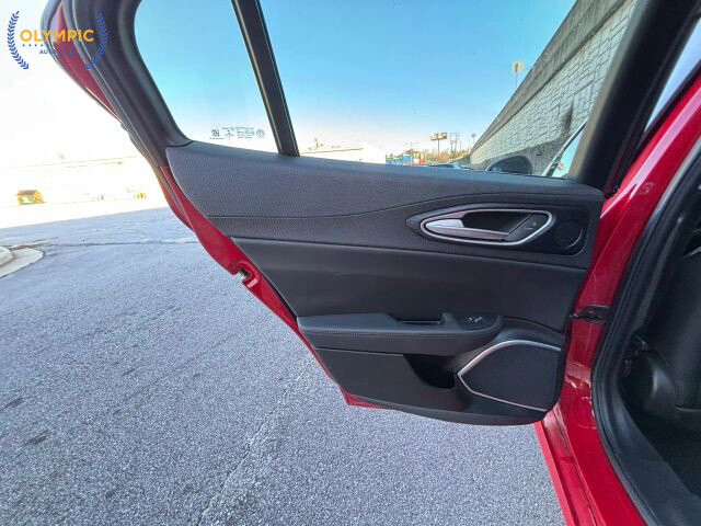 2019 Alfa Romeo Giulia in Decatur, GA 30032 - 18097557 43