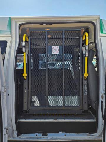 2012 Ford E-350 and Econoline 350 in Blauvelt, NY 10913 - 18097560 47