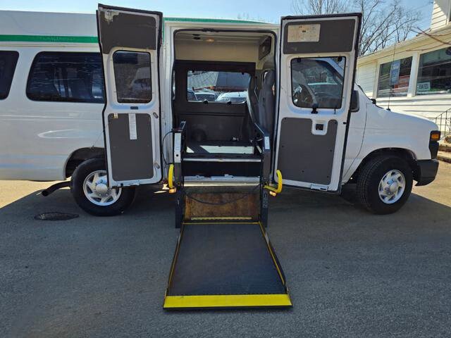 2012 Ford E-350 and Econoline 350 in Blauvelt, NY 10913 - 18097560 3
