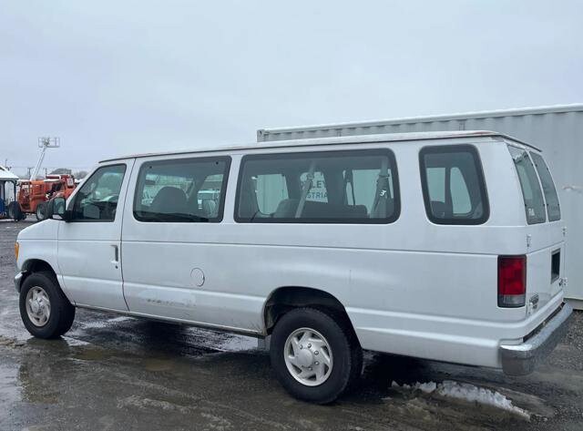 2006 Ford E-350 and Econoline 350 in Blauvelt, NY 10913 - 18097561 4