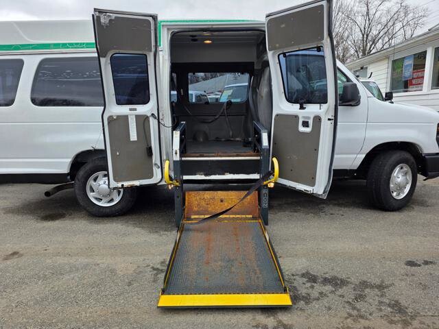 2012 Ford E-350 and Econoline 350 in Blauvelt, NY 10913 - 18097562 3