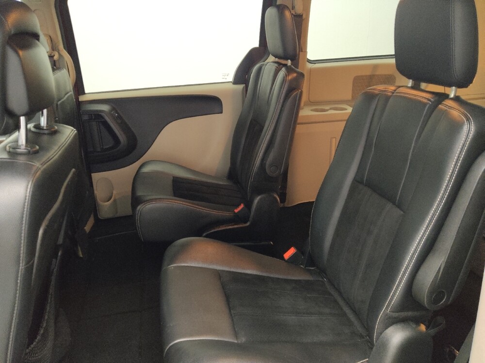 2018 Dodge Grand Caravan in Marietta, GA 30062 - 18097587 18