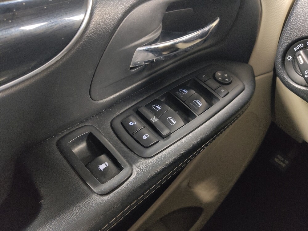 2018 Dodge Grand Caravan in Marietta, GA 30062 - 18097587 27