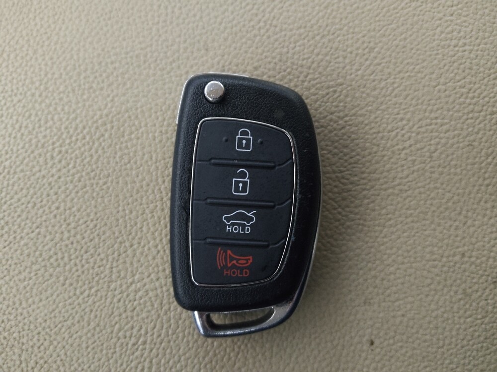 2016 Hyundai Sonata in Birmingham, AL 35215 - 18097592 32