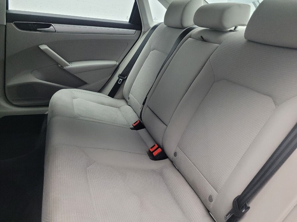 2016 Volkswagen Passat in Athens, GA 30606 - 18097596 18