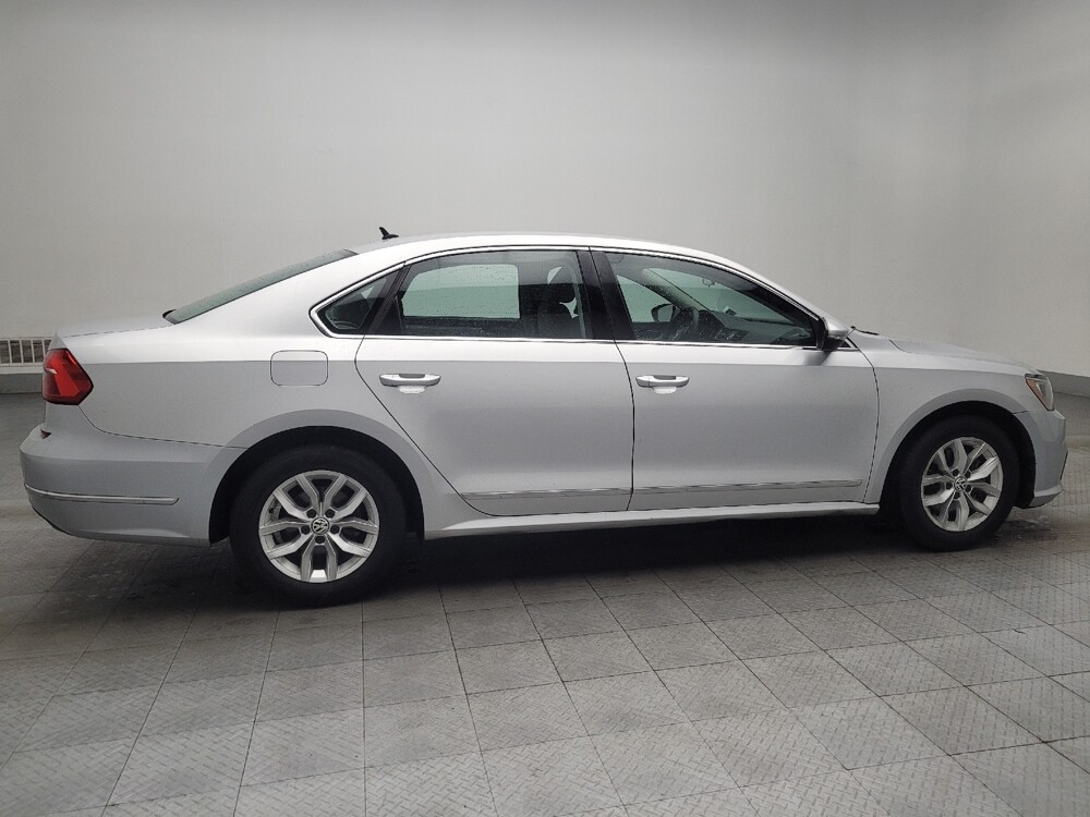2016 Volkswagen Passat in Athens, GA 30606 - 18097596 10