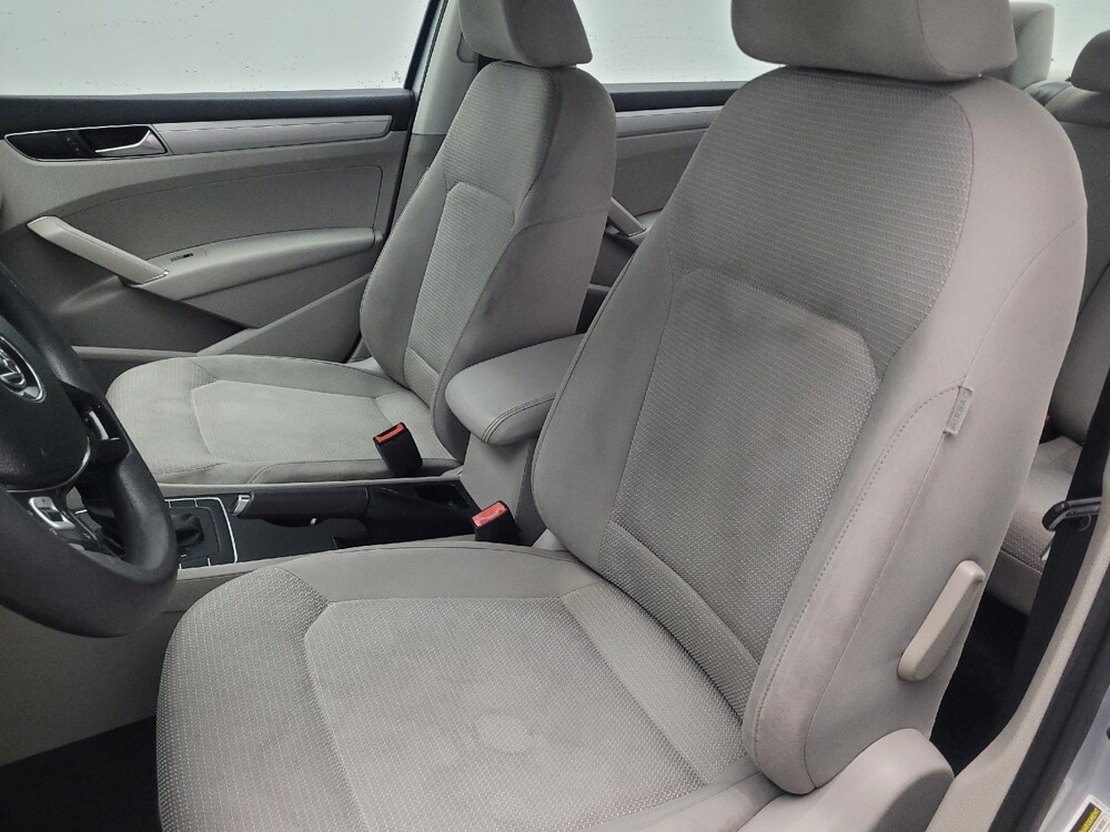 2016 Volkswagen Passat in Athens, GA 30606 - 18097596 17