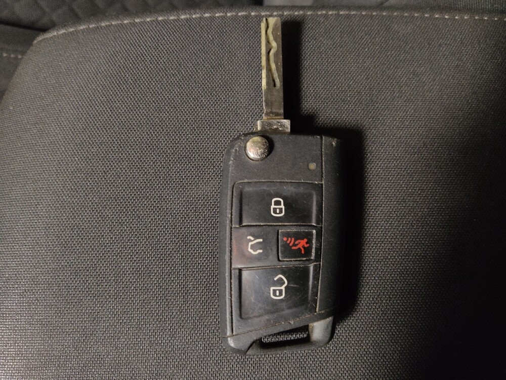 2019 Volkswagen Tiguan in Duluth, GA 30096 - 18097602 32