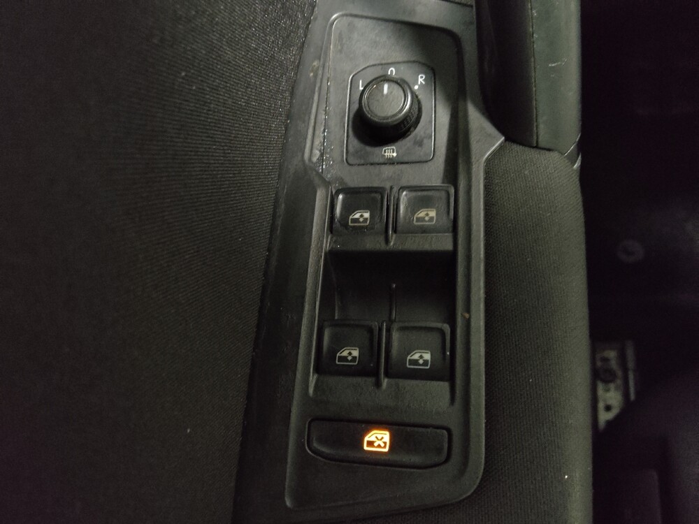 2019 Volkswagen Tiguan in Duluth, GA 30096 - 18097602 27