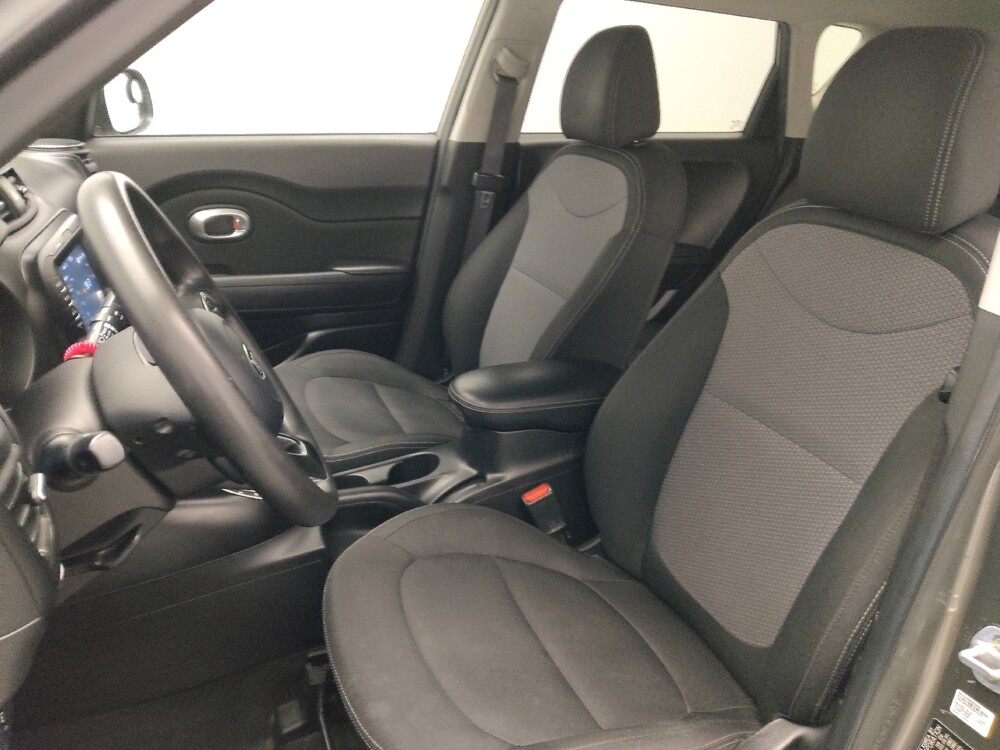 2019 Kia Soul in Conyers, GA 30094 - 18097619 17